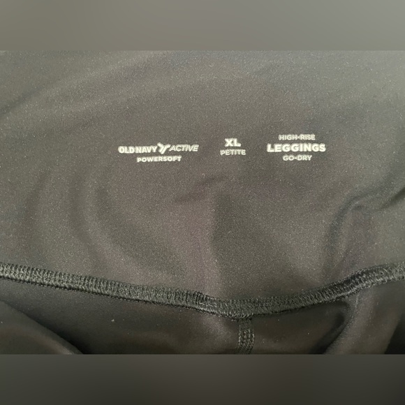 Old Navy Black Active Crop Leggings Sleek Fit, High-Rise,Go Dry , size XL - Picture 4 of 8